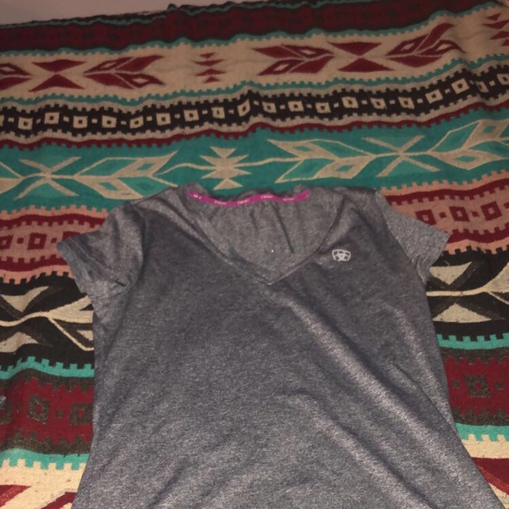Ariat t shirt